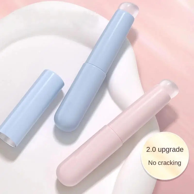 Silicone Lip Brush & Applicator with Protective Cap