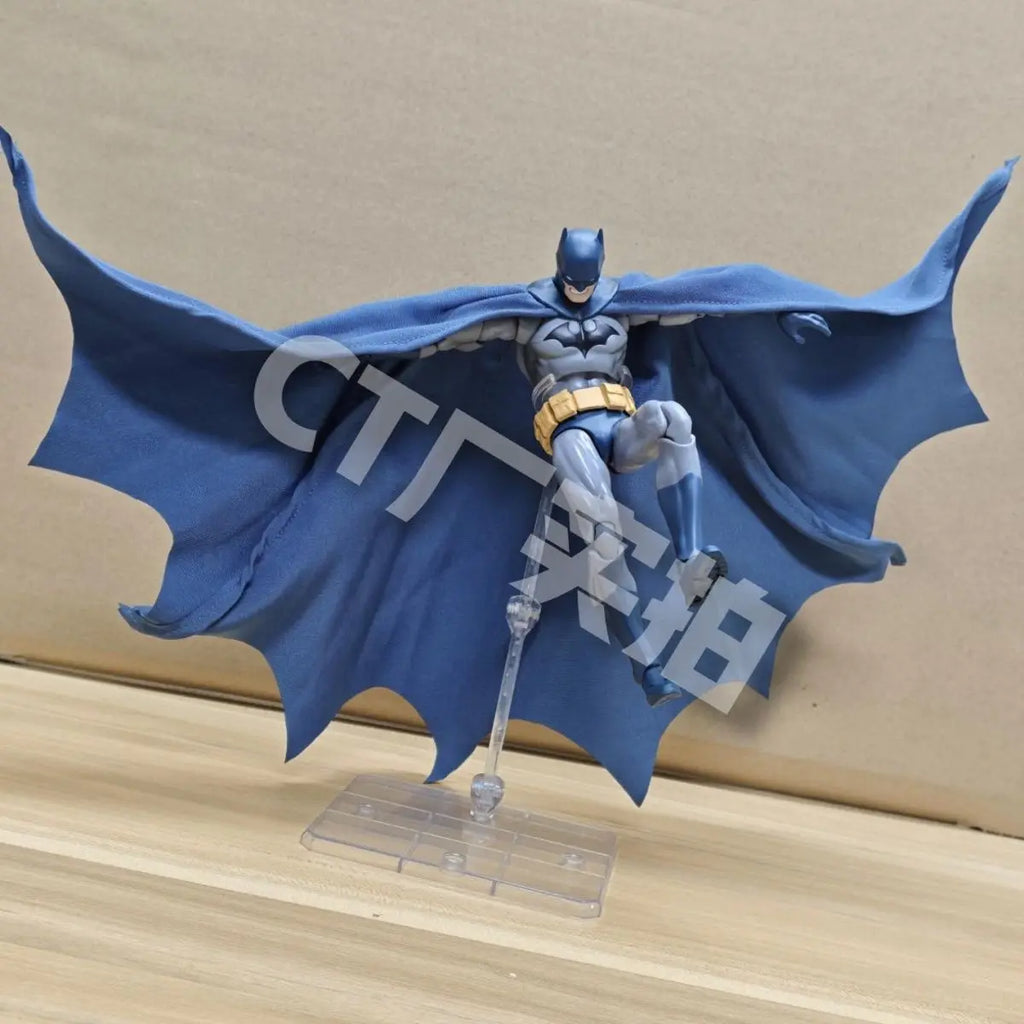 HOT in Stock CT Toys Batman Hush Blue Version Mafex 105 Black Version Dc Bat Man Anime Action Figure Figurine Model Statue Gift